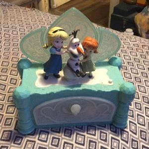 Frozen jewelry box